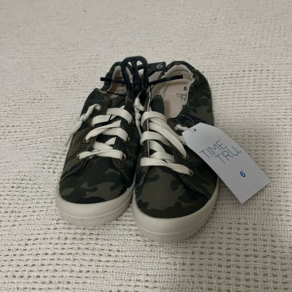 Slip on Sneakers - Picture 2 of 10